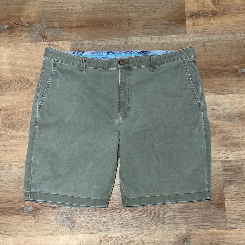 Tommy Bahama Boracay Men's Sage Green Khaki Shorts size 40